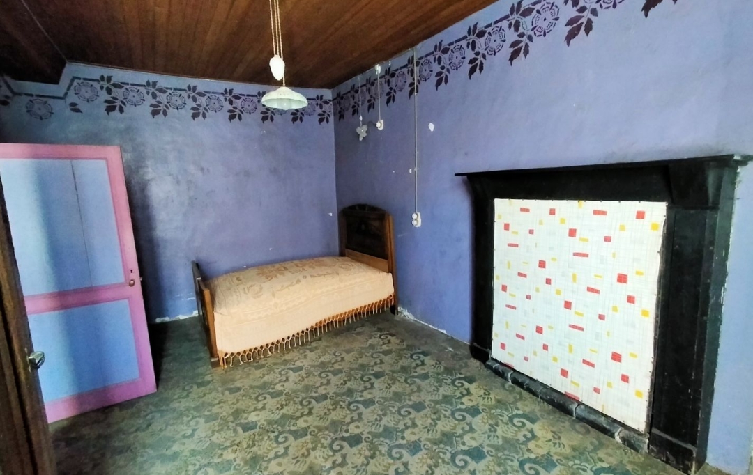 Immobilier des Deux Rives : Maison / Villa | LA CHAPELLE-AU-RIBOUL (53440) | 100 m2 | 29 000 € 
