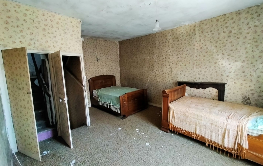 Immobilier des Deux Rives : Maison / Villa | LA CHAPELLE-AU-RIBOUL (53440) | 100 m2 | 29 000 € 