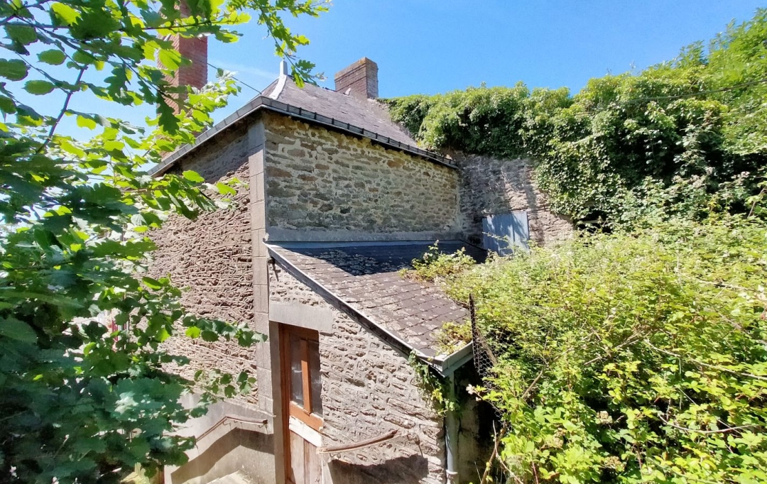 Immobilier des Deux Rives : Maison / Villa | LA CHAPELLE-AU-RIBOUL (53440) | 100 m2 | 29 000 € 