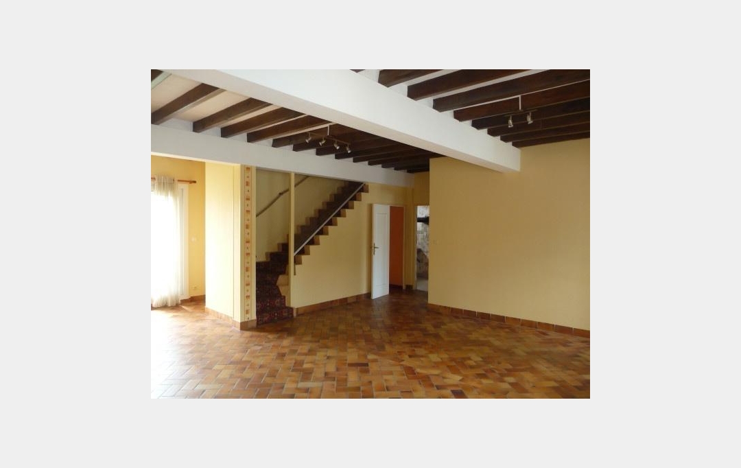 Immobilier des Deux Rives : Maison / Villa | VILLAINES-LA-JUHEL (53700) | 161 m2 | 60 000 € 