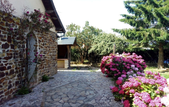 Maison SAINT-CALAIS-DU-DESERT 145 m2 127 000 € Maison SAINT-CALAIS-DU-DESERT 145 m2 127 000 €