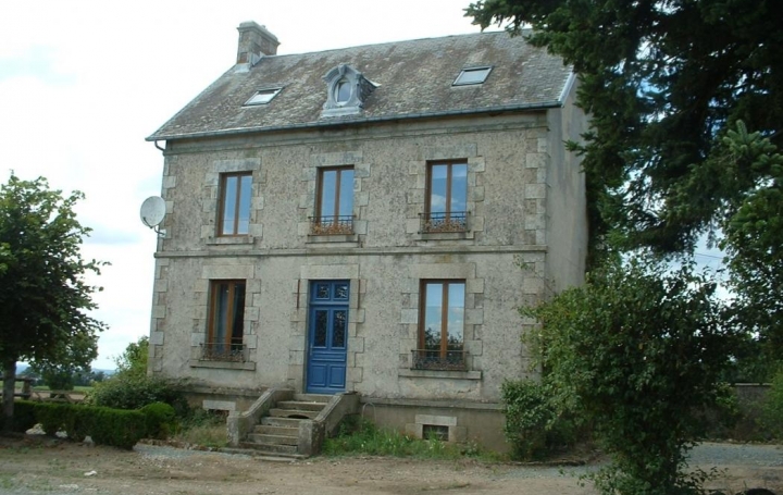 Immobilier des Deux Rives : Maison / Villa | SAINT-CYR-EN-PAIL (53140) | 123 m2 | 137 500 € 