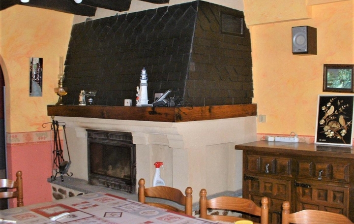 Immobilier des Deux Rives : Maison / Villa | JAVRON-LES-CHAPELLES (53250) | 118 m2 | 60 000 € 