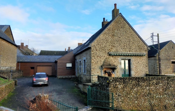 Immobilier des Deux Rives : Maison / Villa | CHAMPGENETEUX (53160) | 160 m2 | 137 000 € 