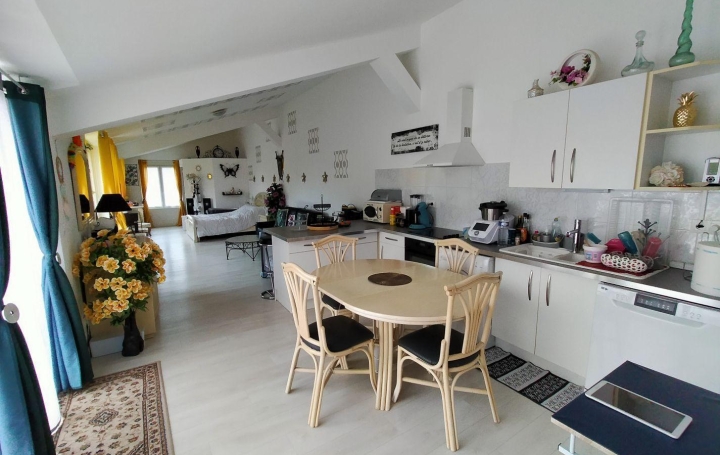 Maison de ville VILLAINES-LA-JUHEL 290 m2 198 000 € Maison de ville VILLAINES-LA-JUHEL 290 m2 198 000 €