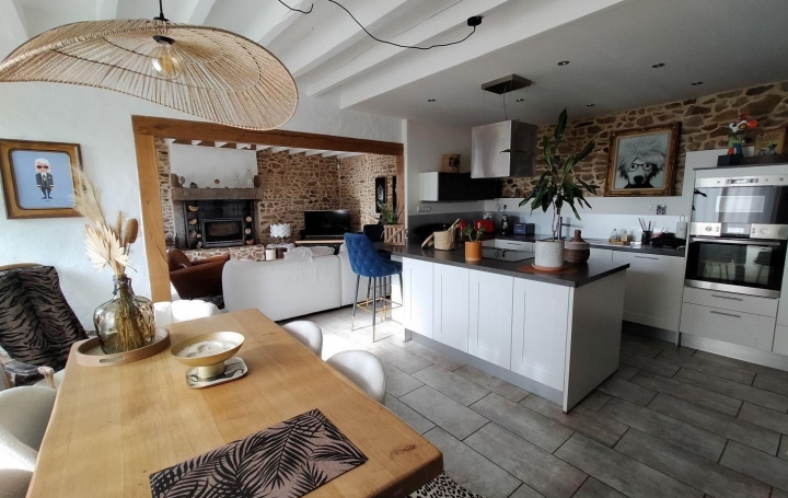 Maison de village SAINT-AUBIN-DU-DESERT 110 m2 172 500 € Maison de village SAINT-AUBIN-DU-DESERT 110 m2 172 500 €