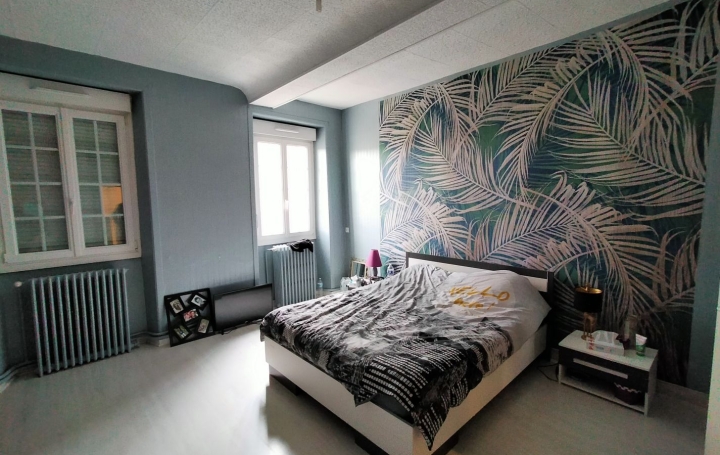 Maison de village COURCITE 158 m2 167 500 € Maison de village COURCITE 158 m2 167 500 €