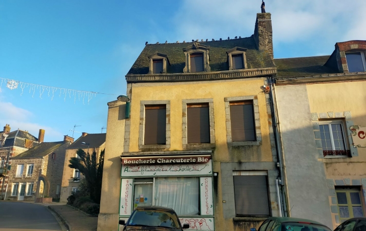 Maison de ville VILLAINES-LA-JUHEL 180 m2 90 500 € Maison de ville VILLAINES-LA-JUHEL 180 m2 90 500 €