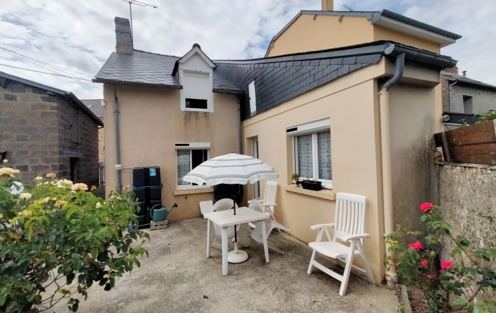 Maison de ville VILLAINES-LA-JUHEL 80 m2 63 000 € Maison de ville VILLAINES-LA-JUHEL 80 m2 63 000 €